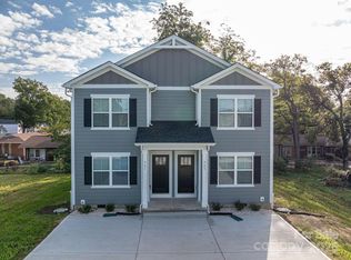 361 S Center St, Hickory, NC 28602