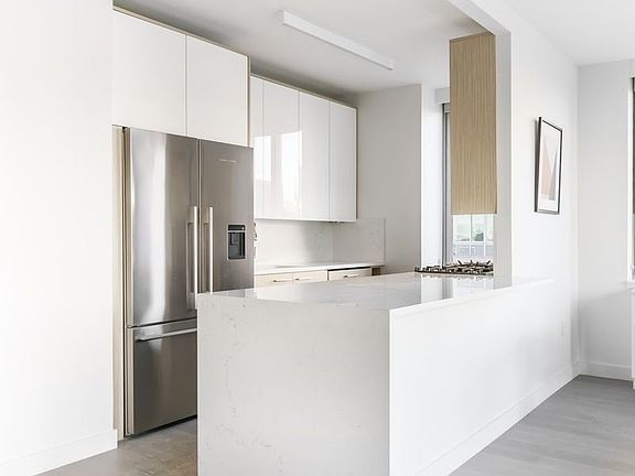 3rd image of 101 W End Ave APT 6N