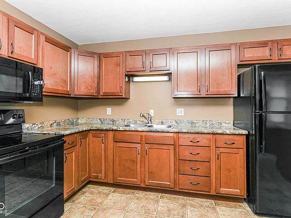 2nd image of 514 Wellington Blvd