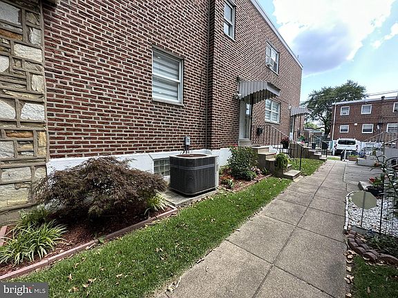 2nd image of 7655 E Roosevelt Blvd