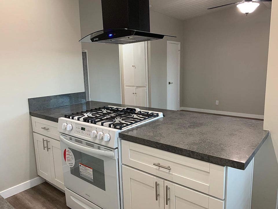1st image of 2777 Nimitz Blvd #29