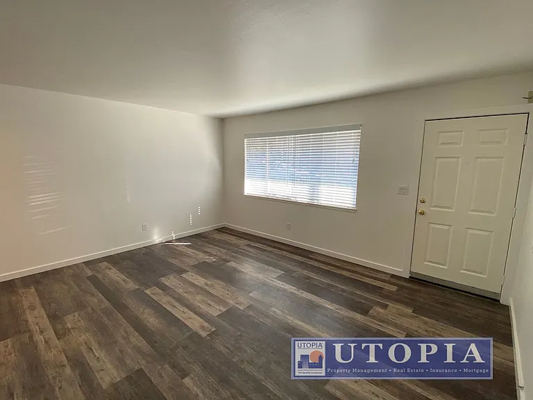 SCZ T 318 Laurel Street — Photo 10