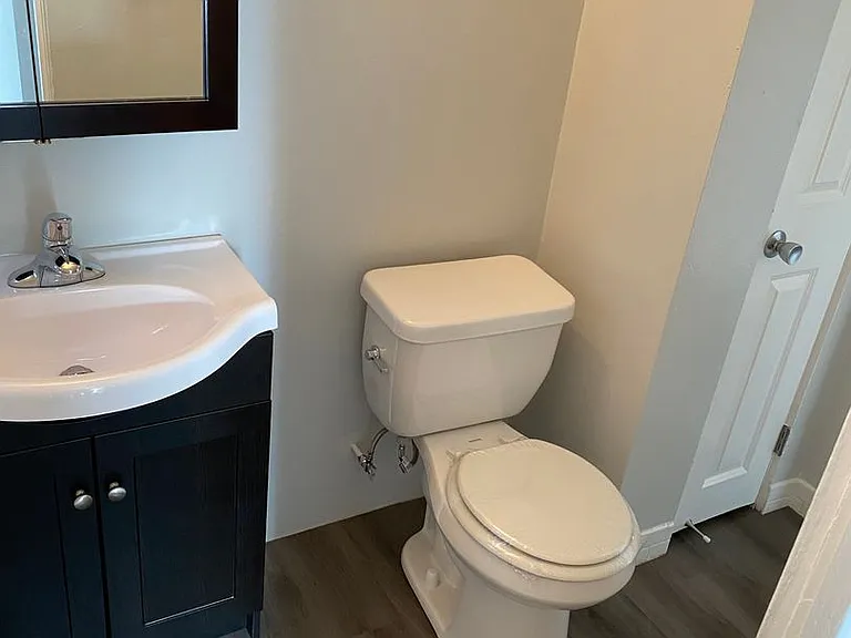 Creswood Apartments- Come home to Convenience! — Photo 27