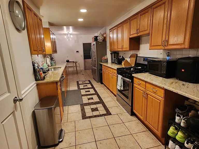 393 Bath Ave — Photo 19
