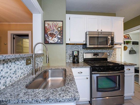 3rd image of 1083 Selby Ave