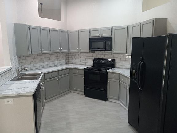 2nd image of 1582 Autumn Breeze Ln