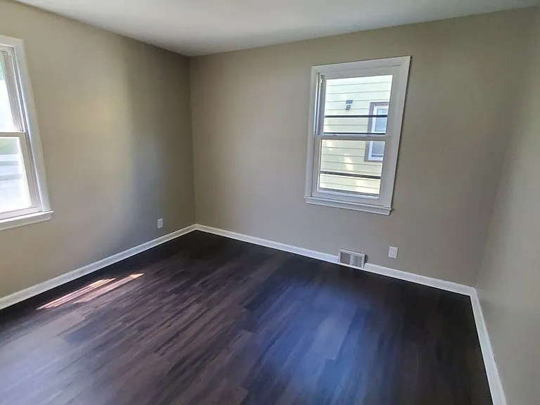 4605-4607 W. Villard Ave. (Duplex) — Photo 11