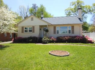 605 Quaker Ln, High Point, NC 27262