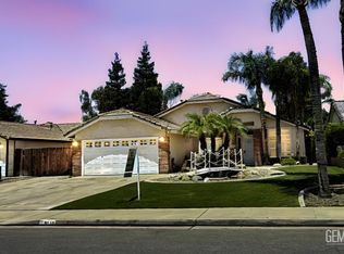 8420 Rockport Dr, Bakersfield, CA 93312