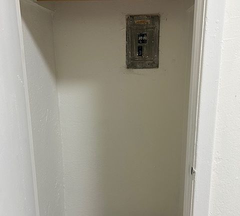 4th image of 654 Jackson St APT 5