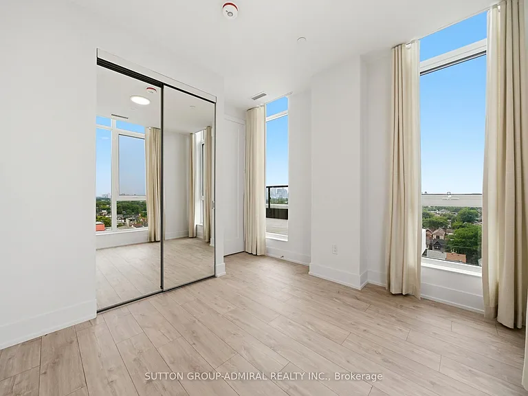 858 Dupont St #Penthouse 43 — Photo 25