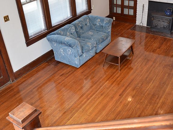 4th image of 1718 W Main St