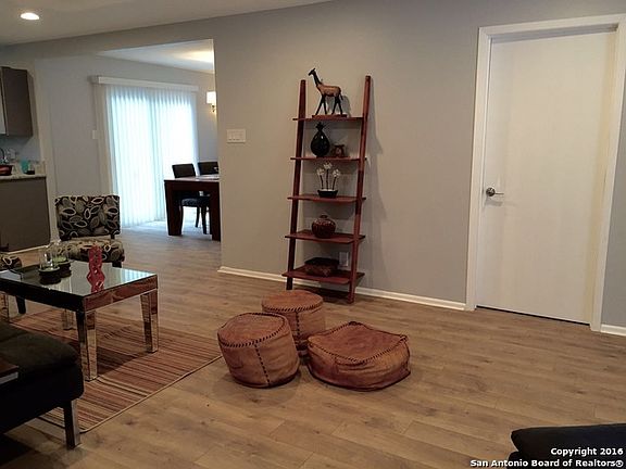 4th image of 3811 War Bow Dr