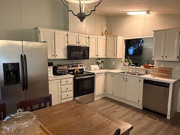 3rd image of 106 Noble Dr