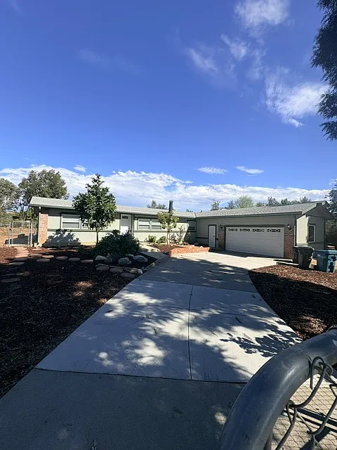 4 bed, 1608 sqft, $2,800 — Photo 3