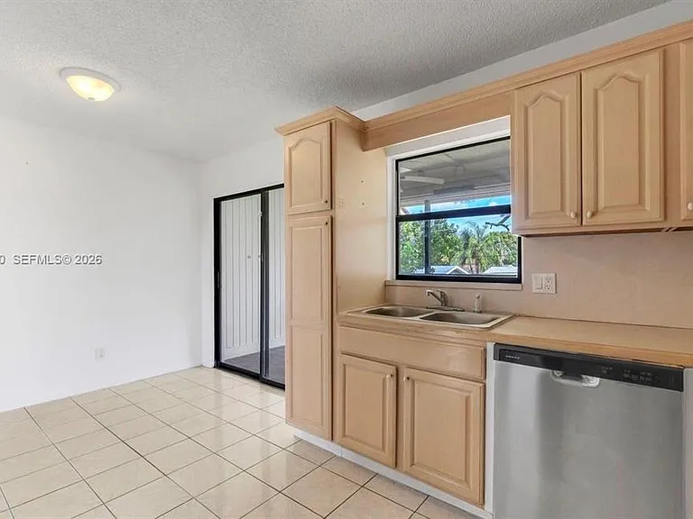 5894 Longbow Ln #6 — Photo 21