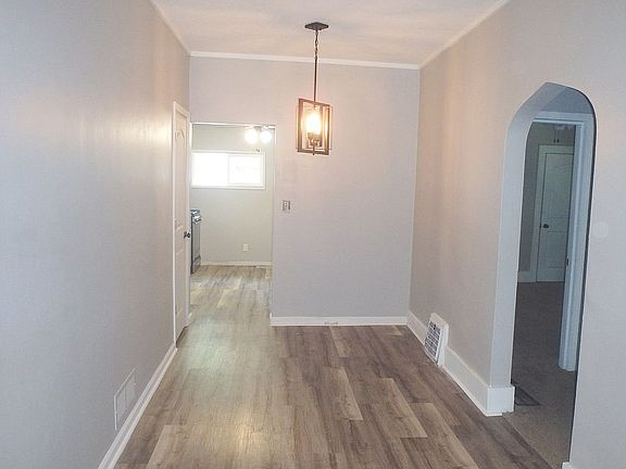 Dining Area / Foyer