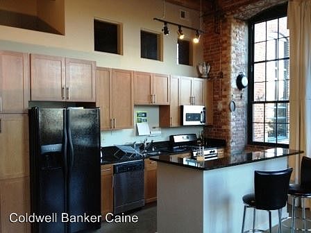 4th image of 400 Mills Ave