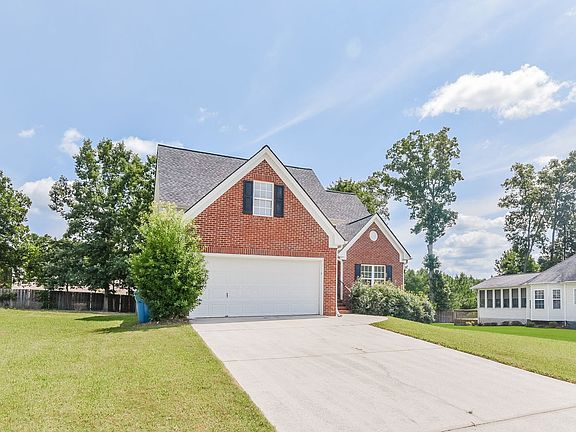 3rd image of 1379 Fountain View Dr