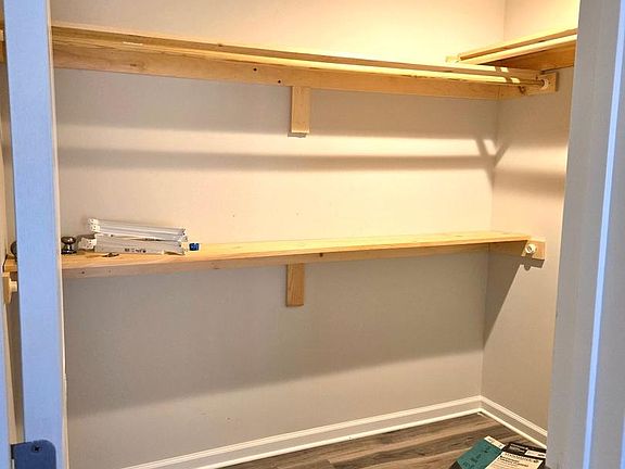 5th image of 242 Howellsville Rd