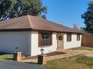 1011 Lee Rd, Columbus, TX 78934