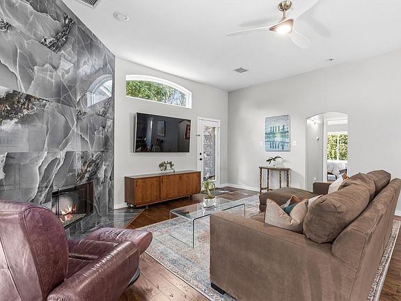 3rd image of 5124 Forest Lawn Dr