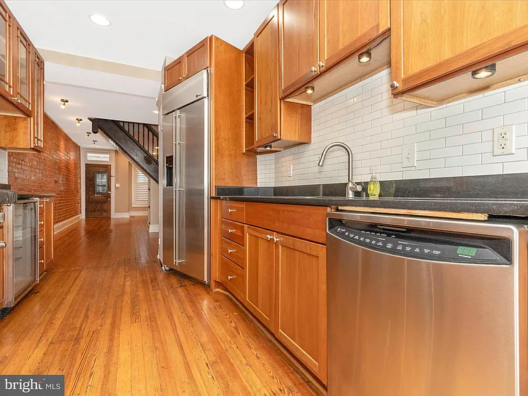 232 Dill Ave — Photo 22