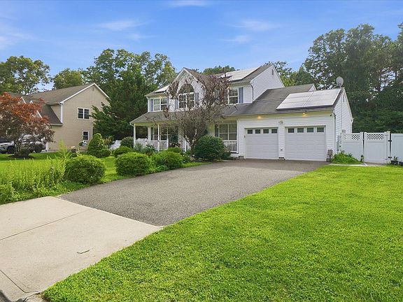 3rd image of 53 Howard Drive