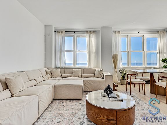 5th image of 135 Oceana Dr E APT 2F