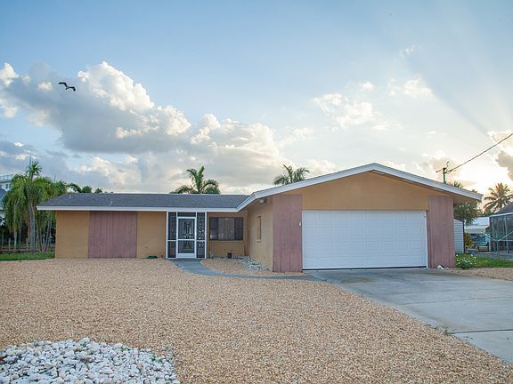 5th image of 2261 Carambola Ln