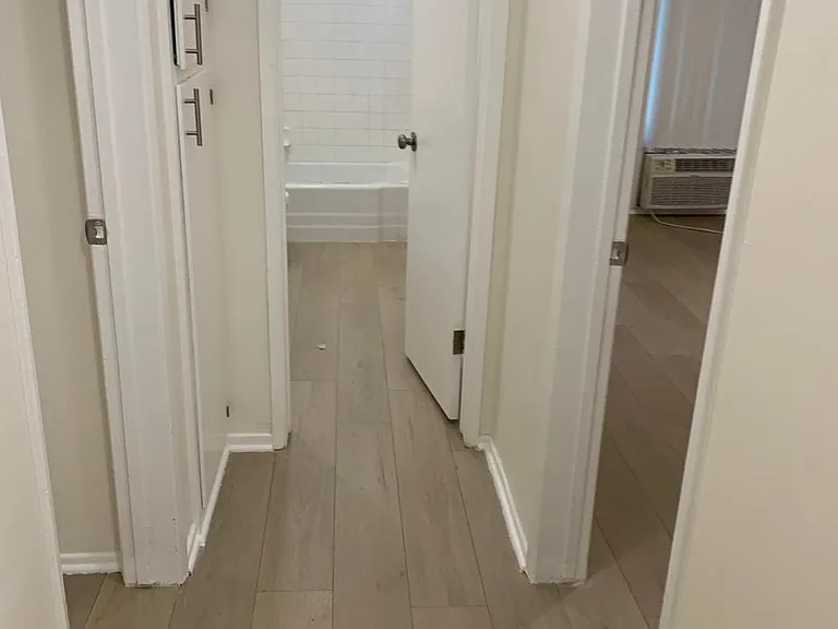 5000 Coldwater Canyon Ave #4 — Photo 2