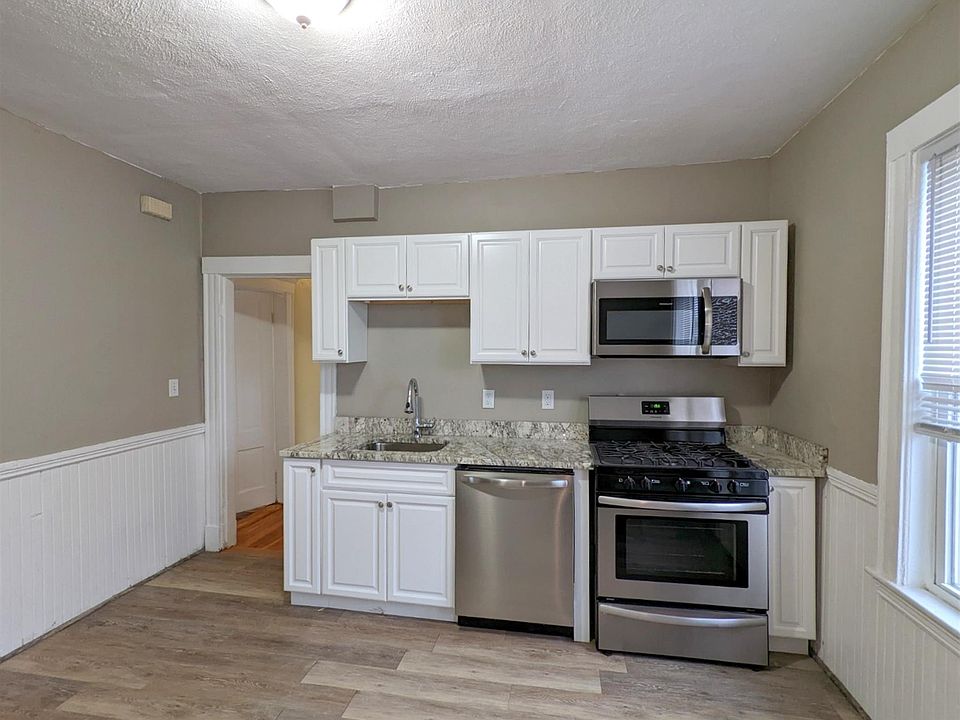1st image of 16 Perry St #3
