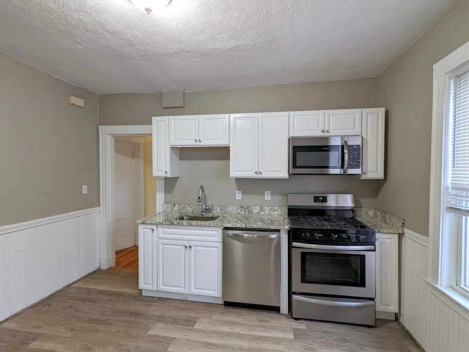 16 Perry St #3