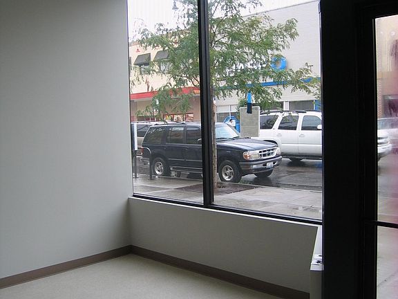 3rd image of 5617 W Belmont Ave