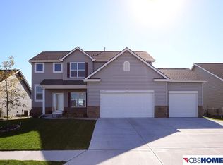 15107 Laurel Ave, Omaha, NE 68116