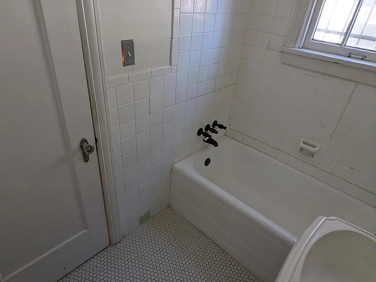 1107 N Elizabeth St #103 — Photo 12
