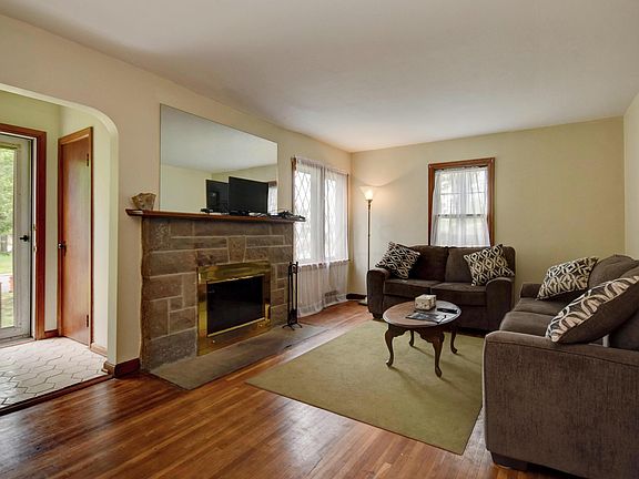 3rd image of 647 Elizabeth Ave