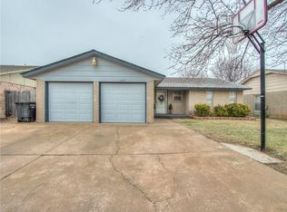 2212 Kings Rd, Moore, OK 73160