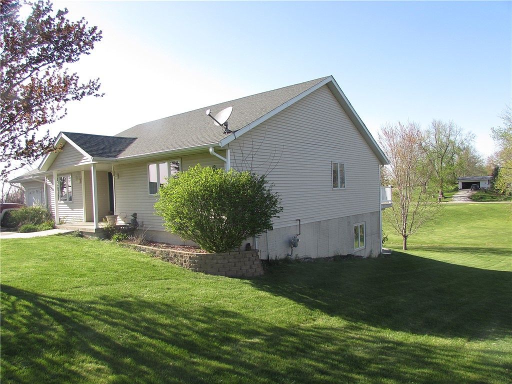 103 7th St, Bussey, IA 50044 Zillow