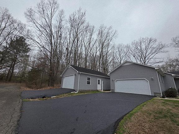 3rd image of 93 Old Orchard Rd