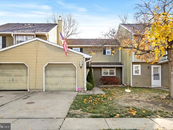 6 Lancaster Ct, Bordentown, NJ 08505