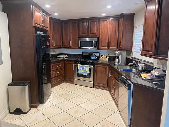 3rd image of 3401 Barham Blvd APT 4