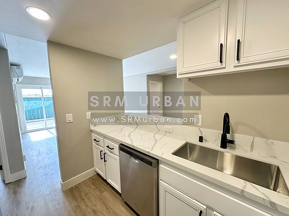 3rd image of 4102 Marlborough Ave APT 102
