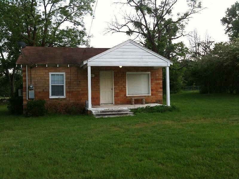 2nd image of 2307 Liberty Ln