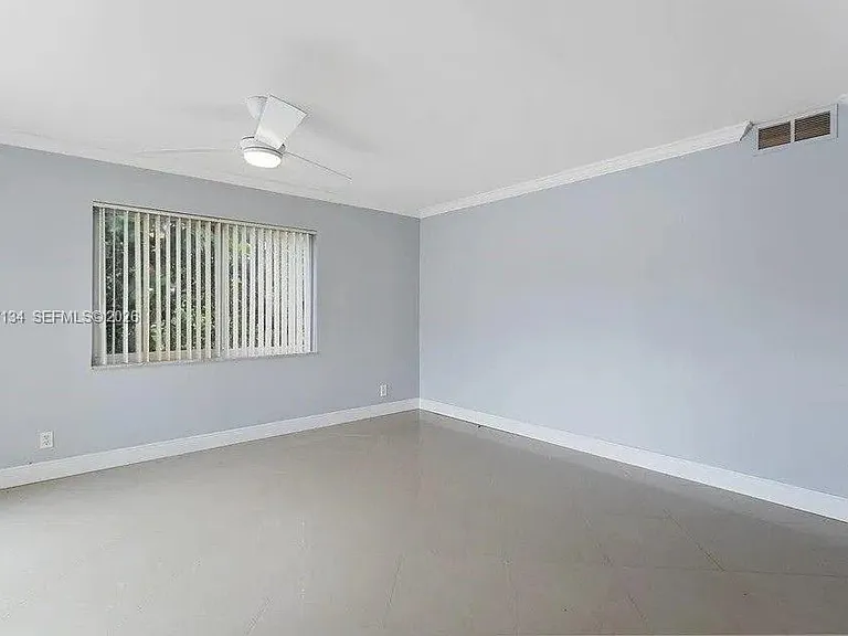 1400 NE 54th St #102 — Photo 32