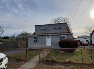 142 Sheffield Ave, West Babylon, NY 11704