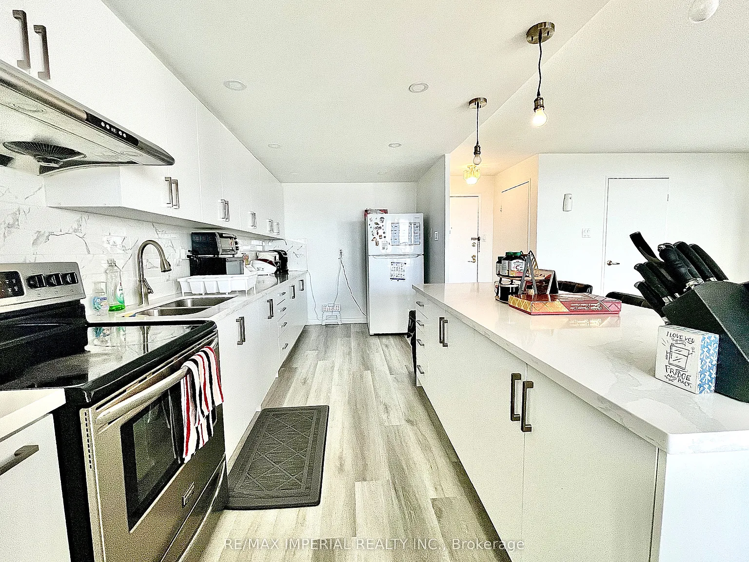 2 bed, $2,600 — Photo 4