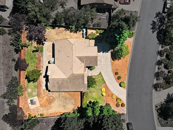 4th image of 3633 Devon Way