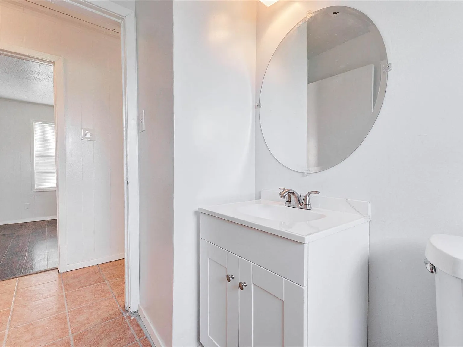 4 bed, 2.0 bath, 1300 sqft, $1,500 — Photo 3
