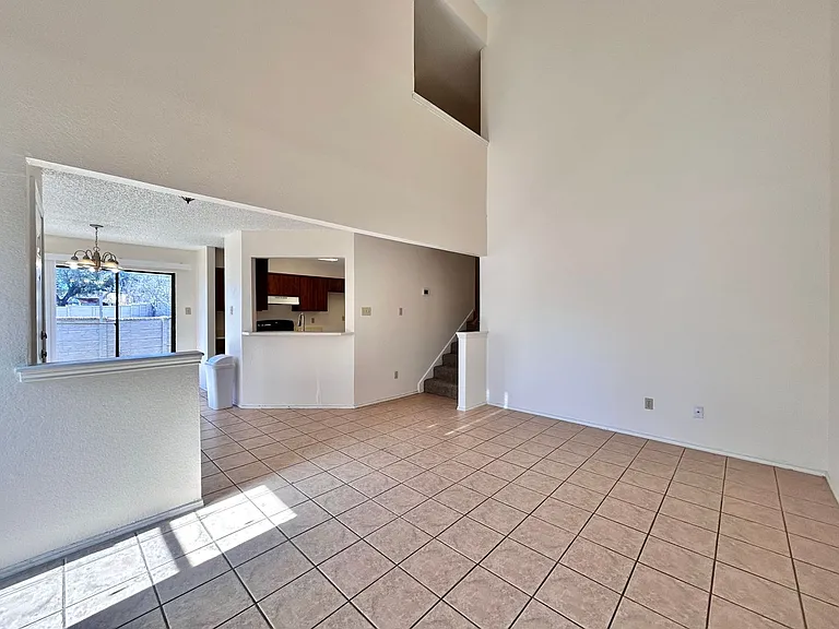 1760 Horseshoe Cir — Photo 6